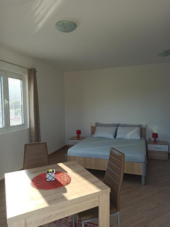 Lastva Holliday Rooms Budva Exterior photo